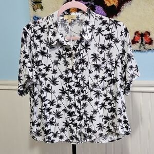 Love Notes Palm Button Down Crop Shirt